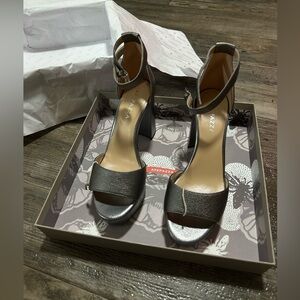 NWB Apepazza Women Ankle Strap high Heels sandals Silver gray Color size 39 US 9